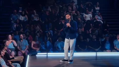 Hasan Minhaj- Off with His Head 2024